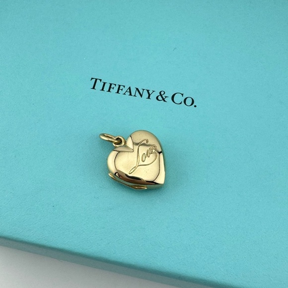 RARE Tiffany & Co. 14k Love Locket in Yellow Gold ✨ - Picture 5 of 6